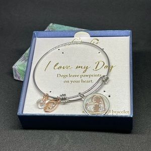 “I Love My Dog” bracelet.